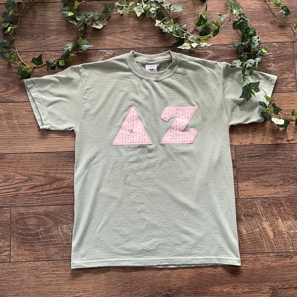 Delta Zeta - Small T-shirt